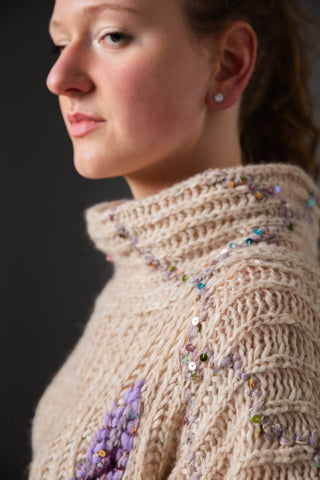 MAGMA SPLENDOR - Sweater made of alpaca and silk - Colors like flames, shape with depth