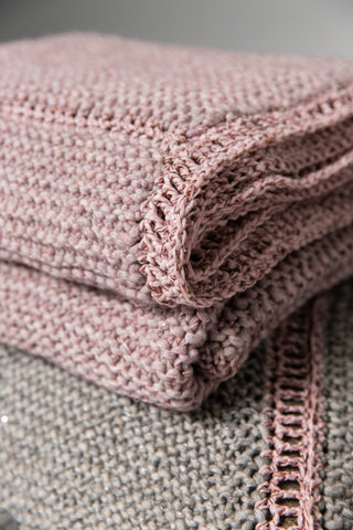 Loungedream XL - Maxi blanket and 8 corresponding, different pillows made of wool, linen, silk and cotton with yak - a handmade dream